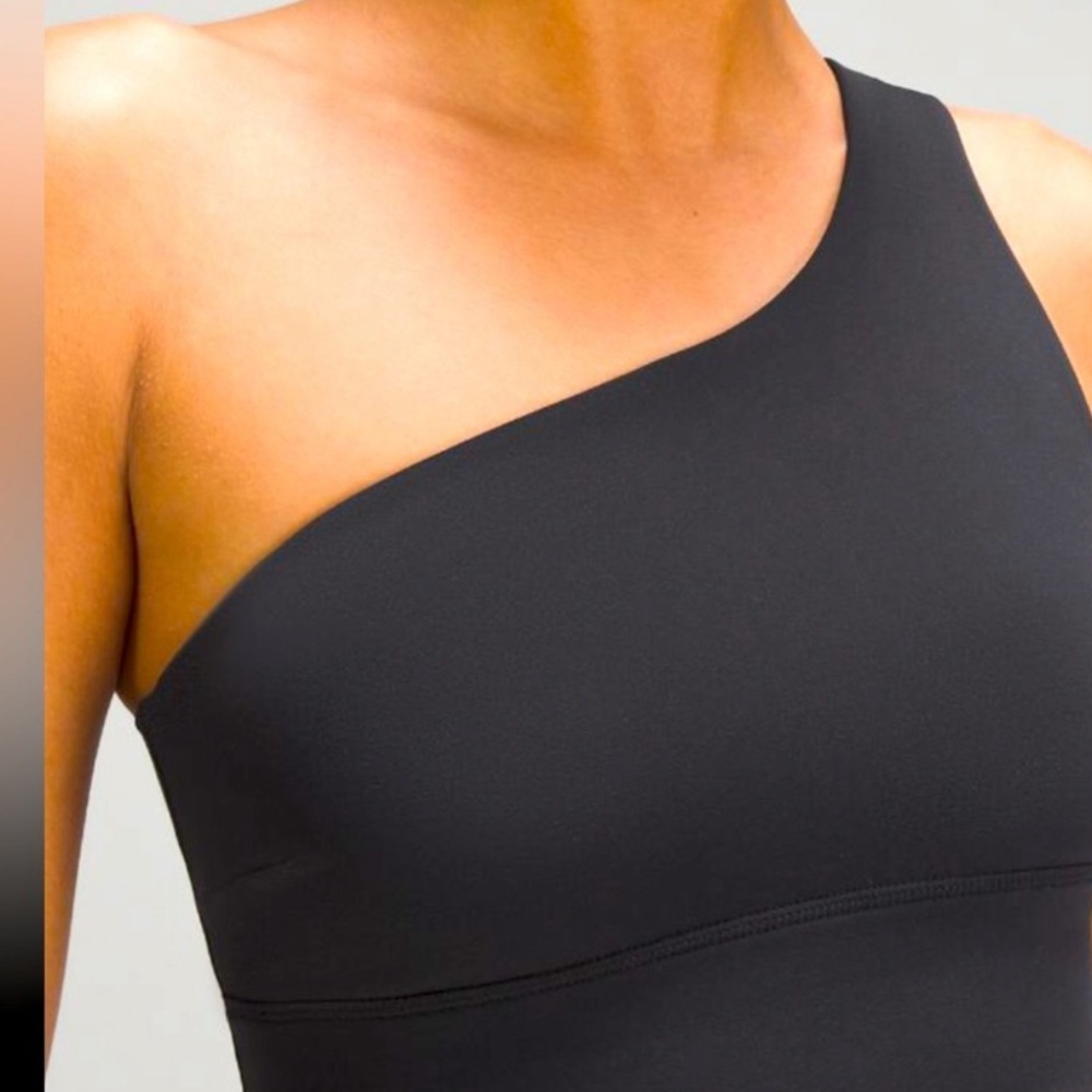LULULEMON ALIGN ASYMMETRICAL BLACK COLOR BRA C/D SIZE 6 NWT
